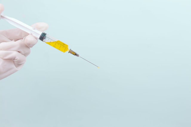 Obbligo vaccinale insegnanti: chi sostituisce il personale no-vax sospeso?
